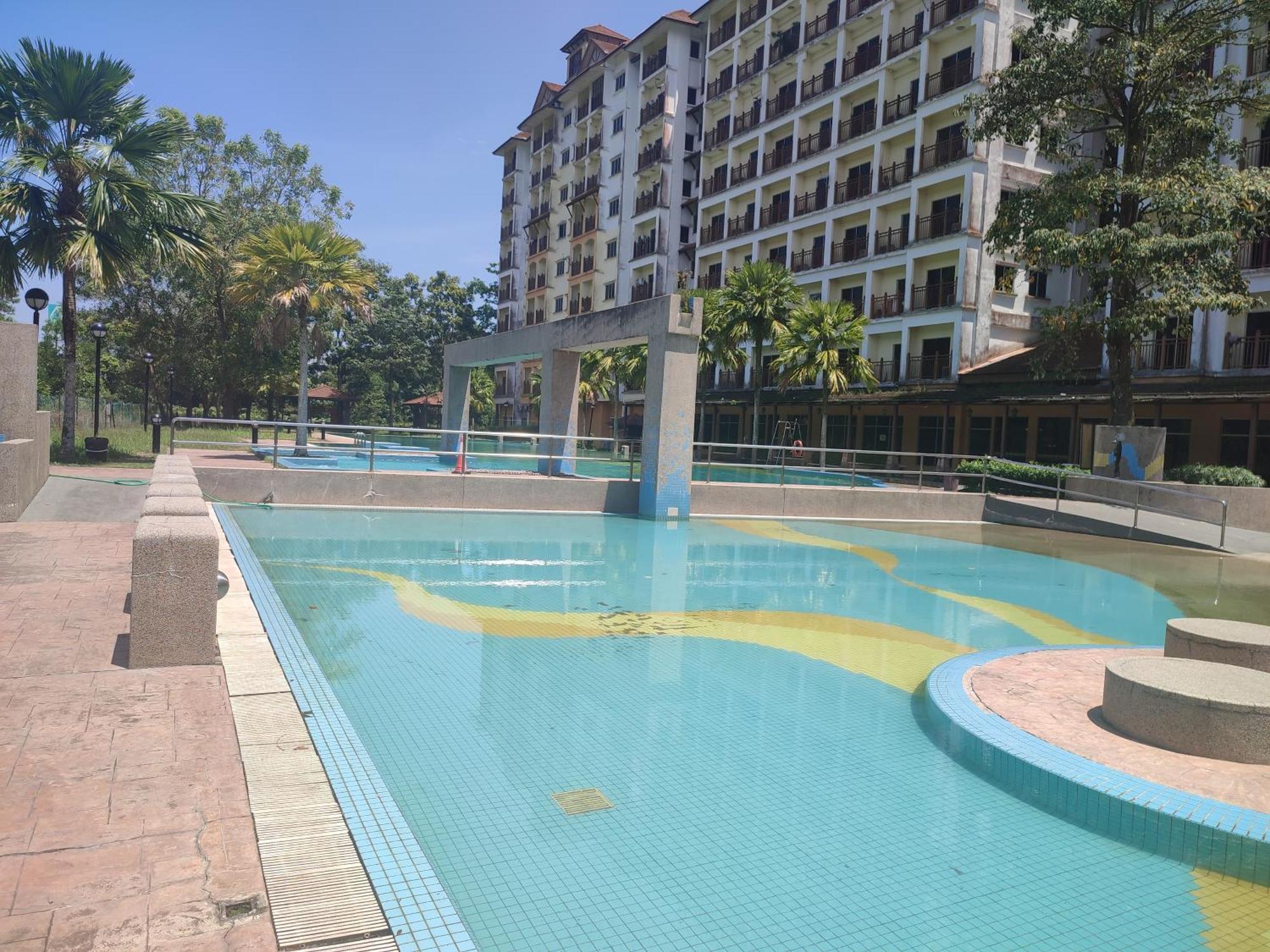 Sofea Inn Bukit Merah - Suria A7733 Kampong Selemat 外观 照片
